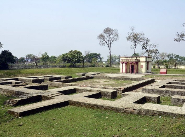 Matha Kuar Shrine, Kushinagar (Padrauna), Uttar Pradesh - Vushii.com Matha Kuar Shrine, Kushinagar (Padrauna), Uttar Pradesh - Vushii.com